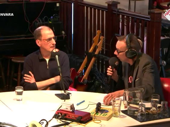 De kleine filosofie van het ommetje met schrijver Pieter Hoexem