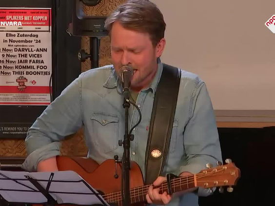 Cabaret: reconstructie dreigende telefoongesprekken intocht Sinterklaas