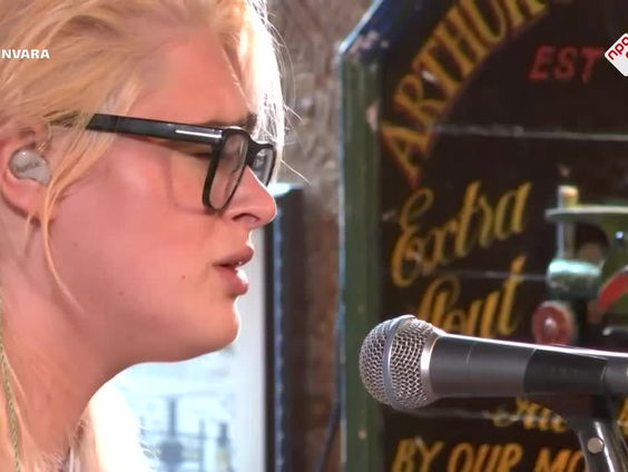 Bente - Op en Neer - Live bij Spijkers met Koppen