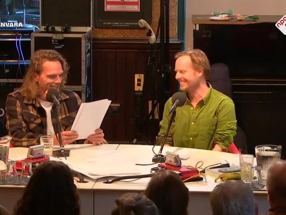 Cabaret: Pillen poppen op de bejaardenbingo