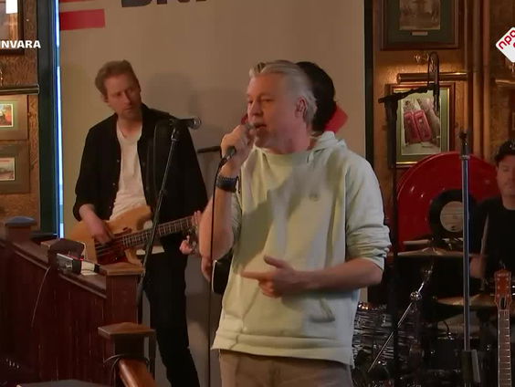 IOS - Altijd Wel Iemand - live bij Spijkers met Koppen