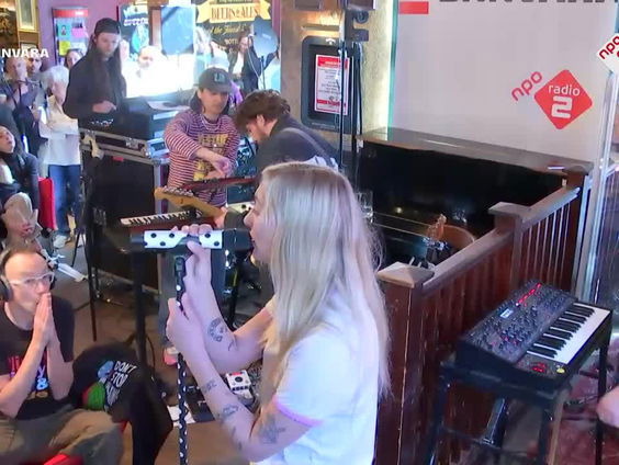 S10 - De Leukste Mensen Zijn Raar - Live bij Spijkers Met Koppen