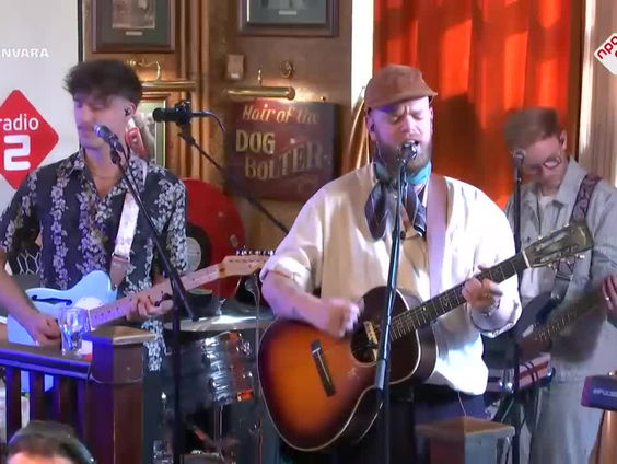 Hiigo - Tankstation - live bij Spijkers Met Koppen