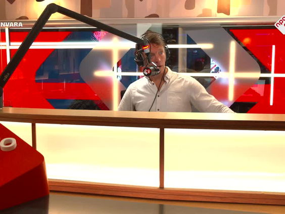 Jarige David Attenborough belt met de ochtendshow!