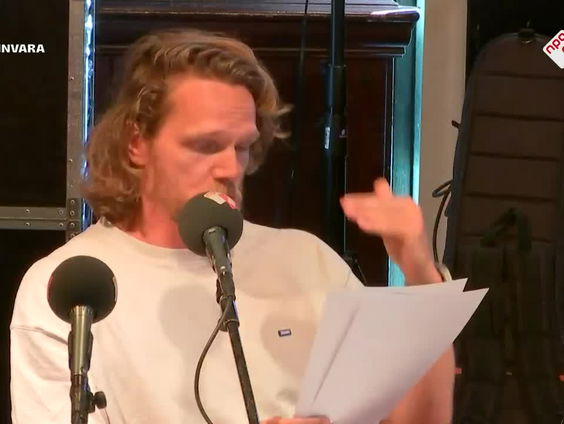 Cabaret: CEO vette Jan over drugslabs in woonwijken