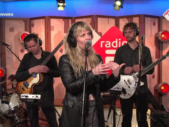 Blackbird vond liefde tijdens schrijven First In Line