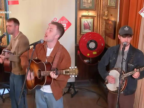 Kingfishr - Man on the moon