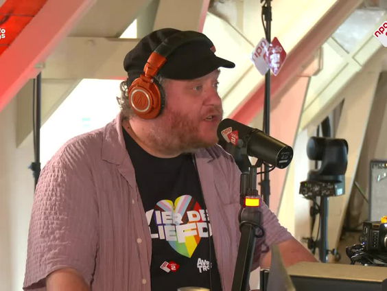 Carolien en Tim tijdens Vier de Liefde: 'Pride is een feest dat uitbundig gevierd mag worden'