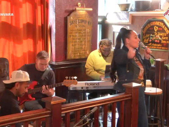 Trijntje Oosterhuis - Isn’t she lovely