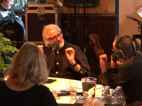 Bert Barten geeft dit weekend een concert waar 600 tulpen en lelies samen jammen met de Amsterdamse bomen