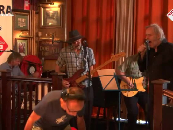 Claw Boys Claw - I'll Be Watching You | live bij Spijkers met Koppen