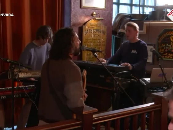 Kraak & Smaak - Travel Light - Live bij Spijkers Met Koppen