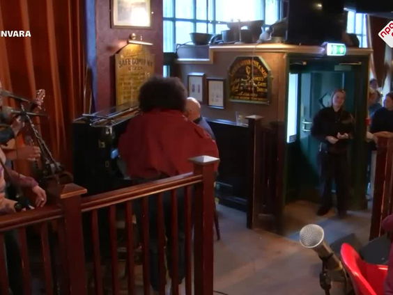 Tania Kross en het ZO! Gospel Choir - Mi So Den Boso - live bij Spijkers met Koppen