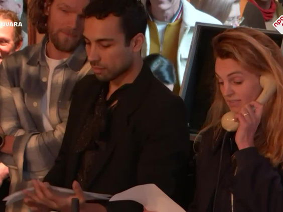 Cabaret: Bel maar in voor uw kerstwensen!