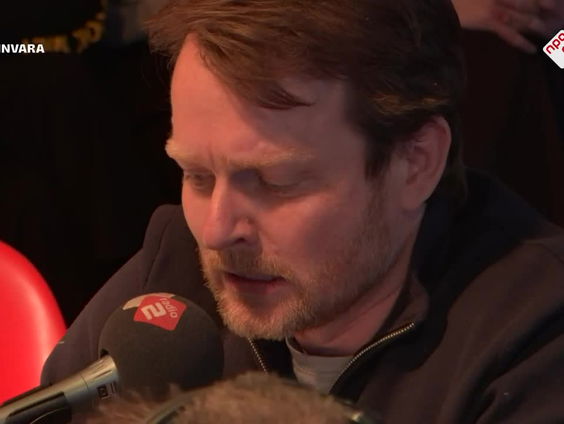 Cabaret: Er moet meer geld naar kastelen!