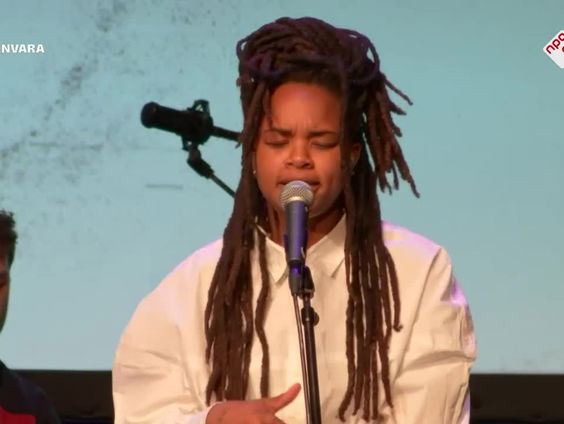 Shary-An - Gevonden Door Jou - live bij Spijkers met Koppen