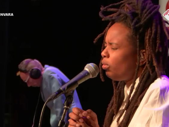 Shary-An - De Wind - live bij Spijkers met Koppen