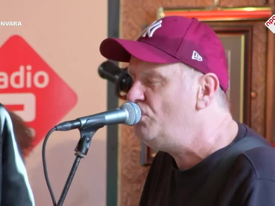 Johan - I Mean I Guess - live bij Spijkers met Koppen