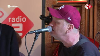 Johan - Day Is Done - live bij Spijkers Met Koppen