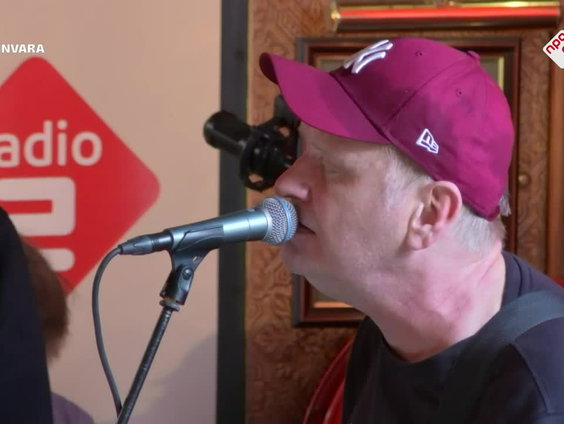 Johan - Day Is Done - live bij Spijkers Met Koppen