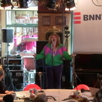 Cabaret: Mona Keizer voelt zich verdomd alleen