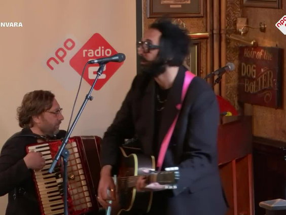 Blaudzun - Real Hero - live bij Spijkers met Koppen