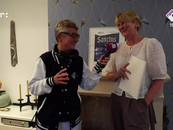 Stembus: Andrea van Pol op bezoek bij Inge Laan