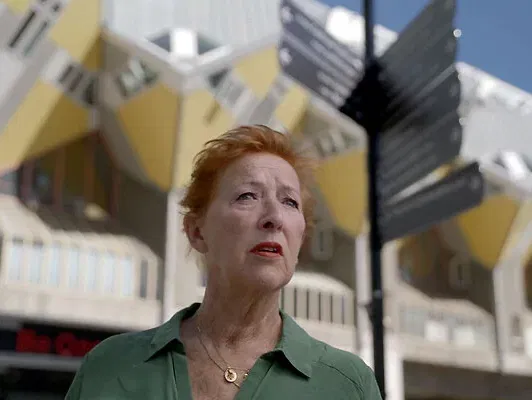 Loes Luca over haar nieuwe programma 'Duidelijke Taal'